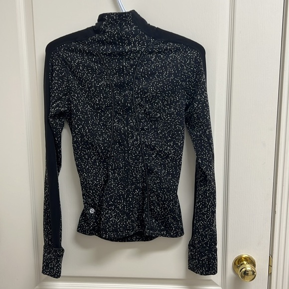 Lululemon Run Briskly 1/2 Zip Magnetized Jacquard Black White / Black | Size 4 - Picture 10 of 10
